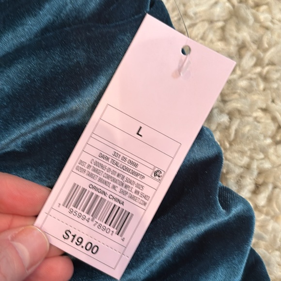 NWT Wild Fable velvet skirt - Picture 2 of 3